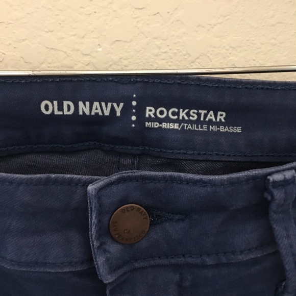 Old navy rockstar mid rise jeans - Picture 2 of 4